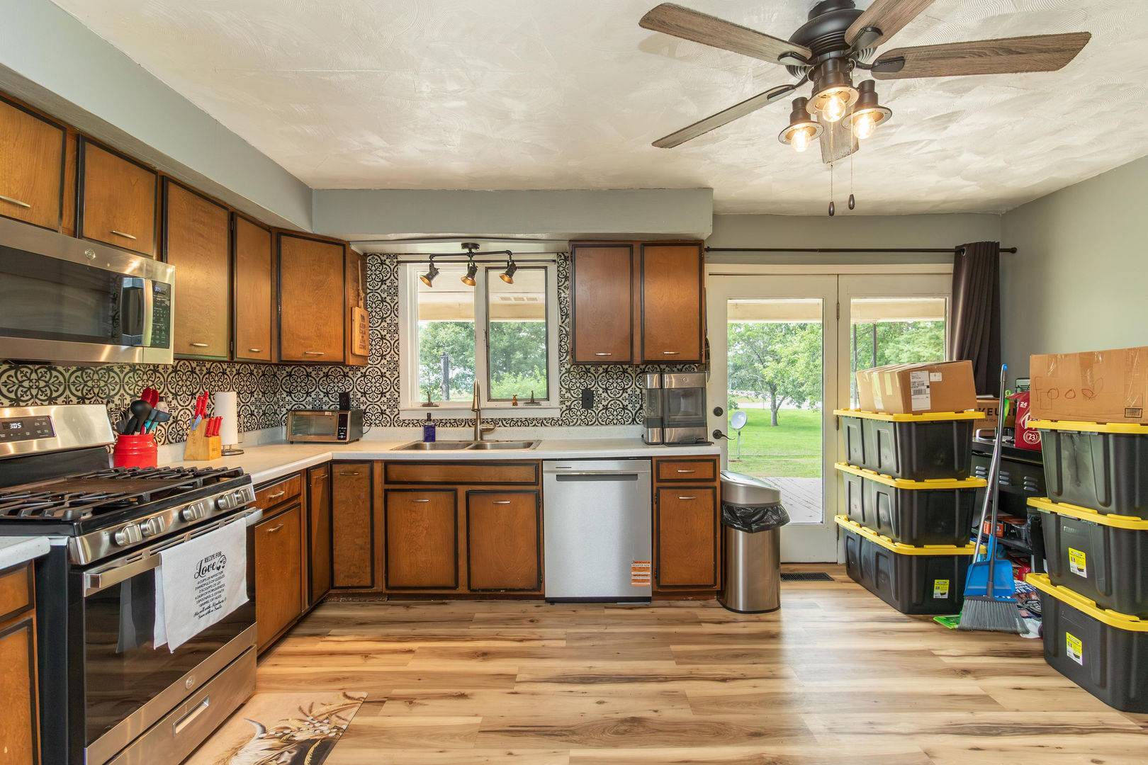 214 NE 6TH AVE, Galva, IL 61434