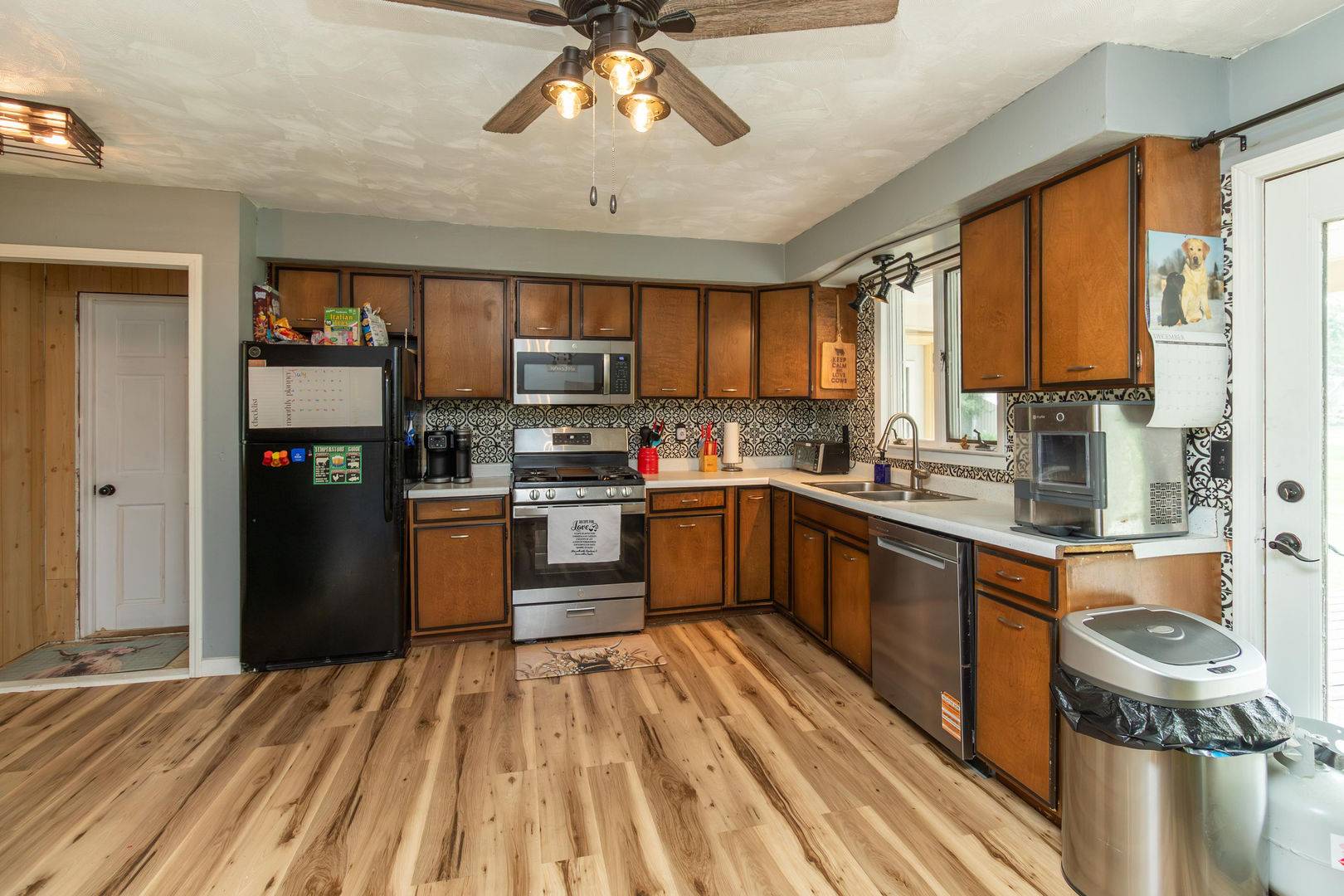 214 NE 6TH AVE, Galva, IL 61434