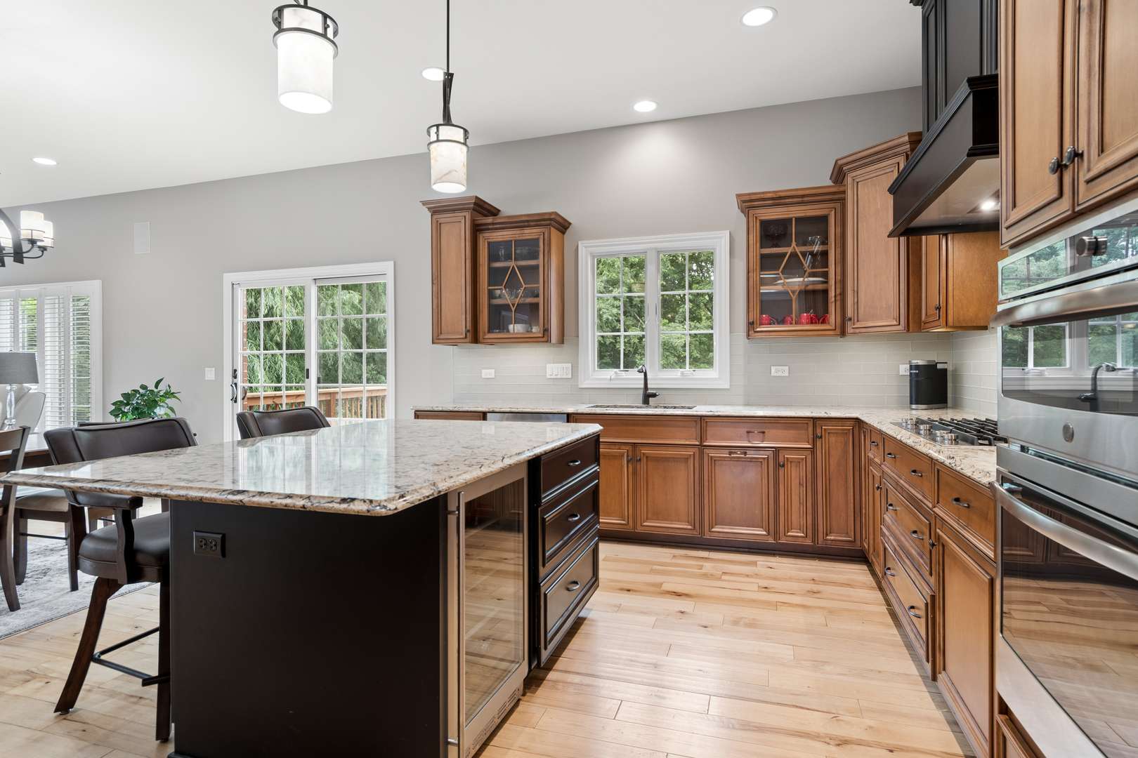 4037 Ashwood Park CT, Naperville, IL 60564