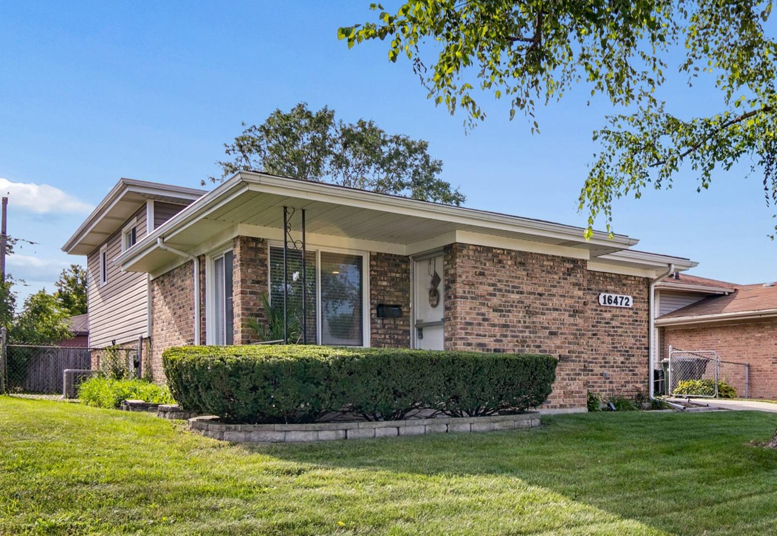 16472 Terry LN, Oak Forest, IL 60452