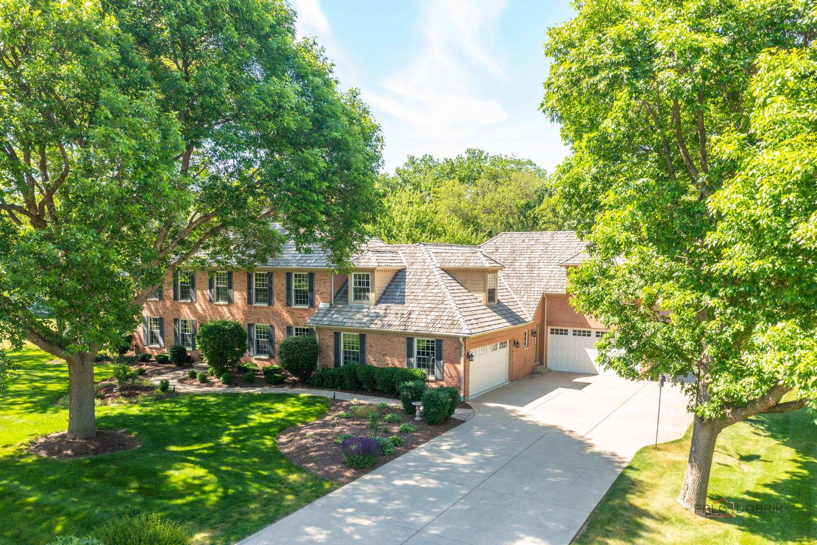 126 Schooner LN, Lake Barrington, IL 60010