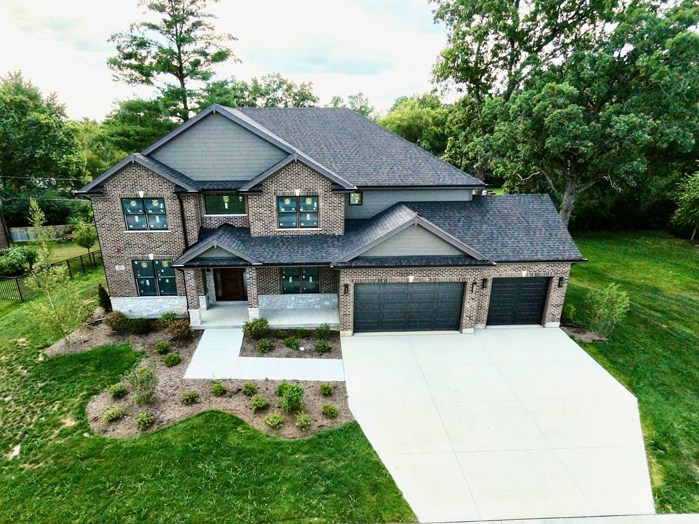 210 Mark LN, Lake Zurich, IL 60047