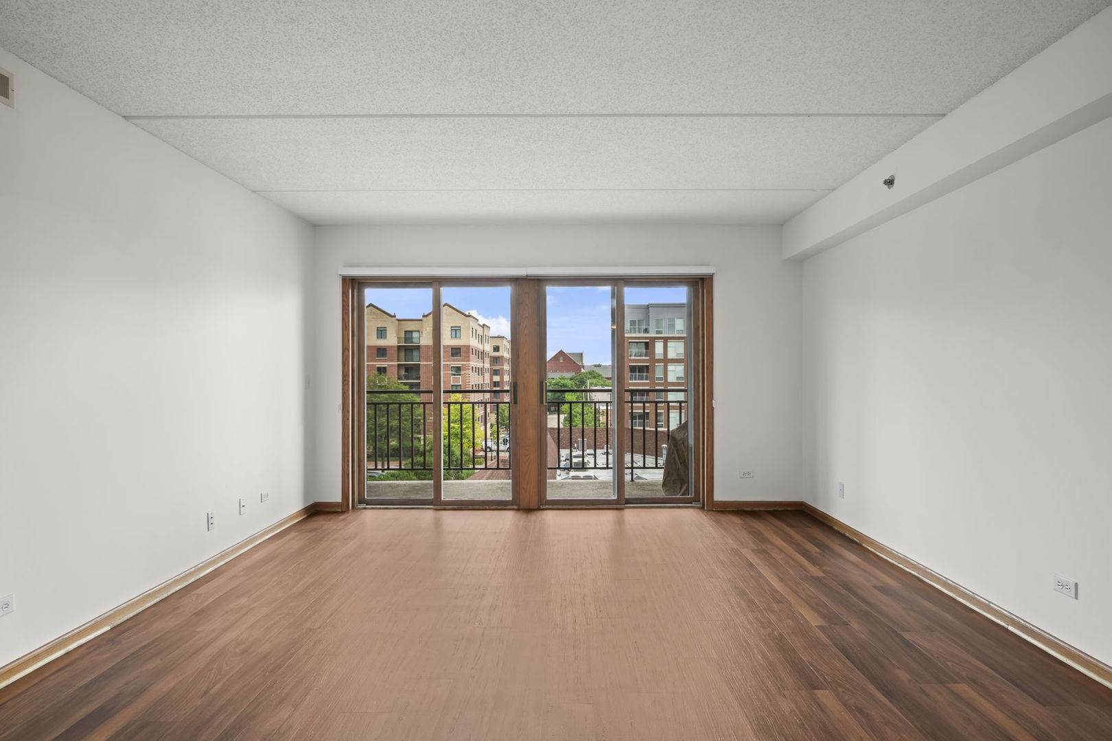 15 S Pine ST #507, Mount Prospect, IL 60056