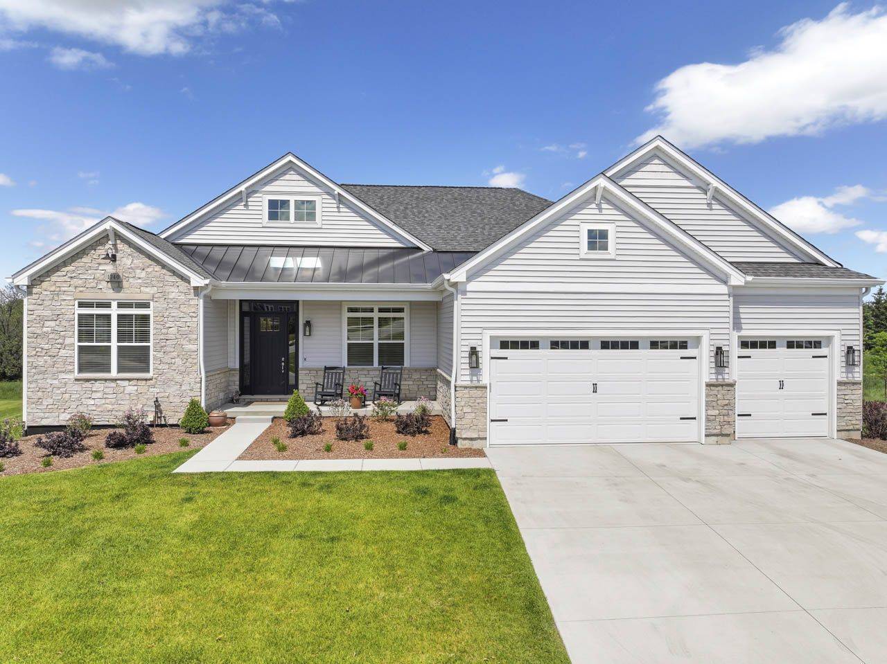 1740 Stonemill CIR, Lake Geneva, WI 53147