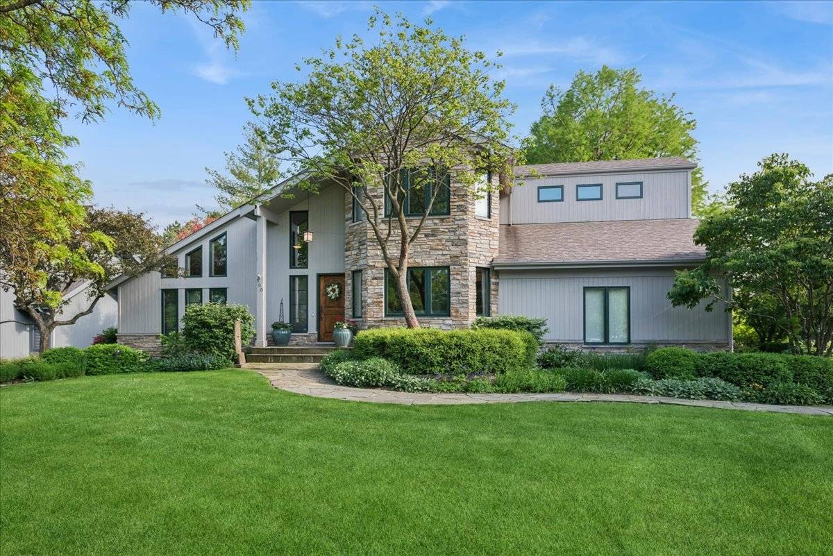 500 Parkview PL, Burr Ridge, IL 60527