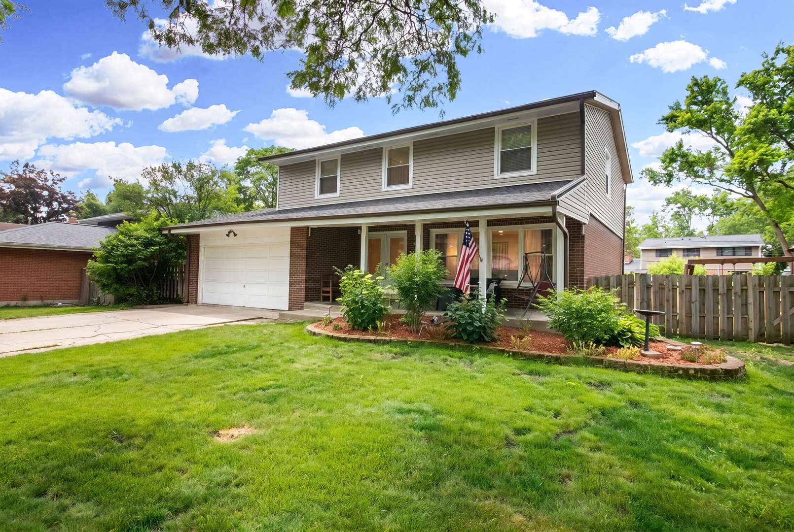 2005 E Cayuga LN, Mount Prospect, IL 60056