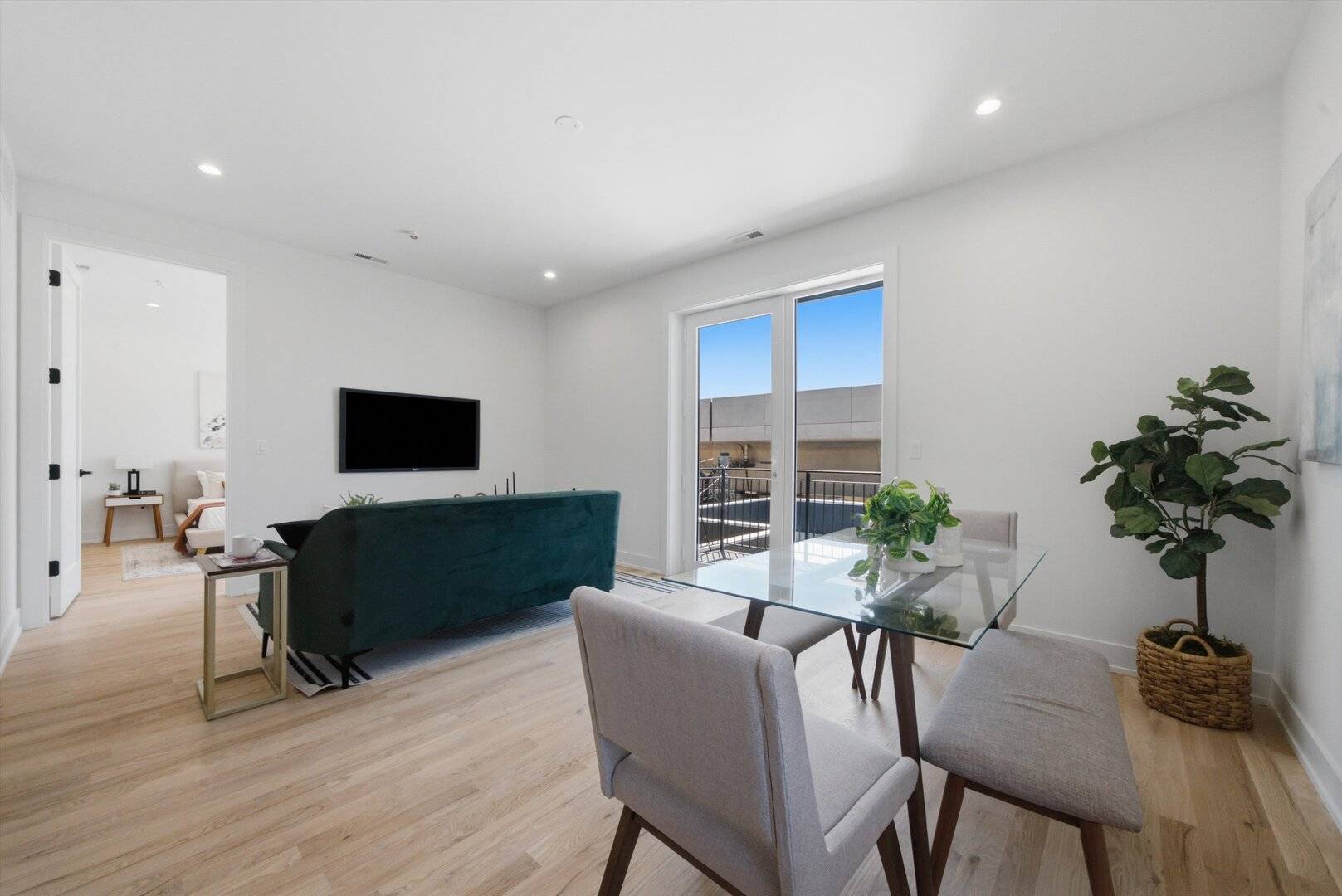 5428 N Winthrop AVE #203, Chicago, IL 60640