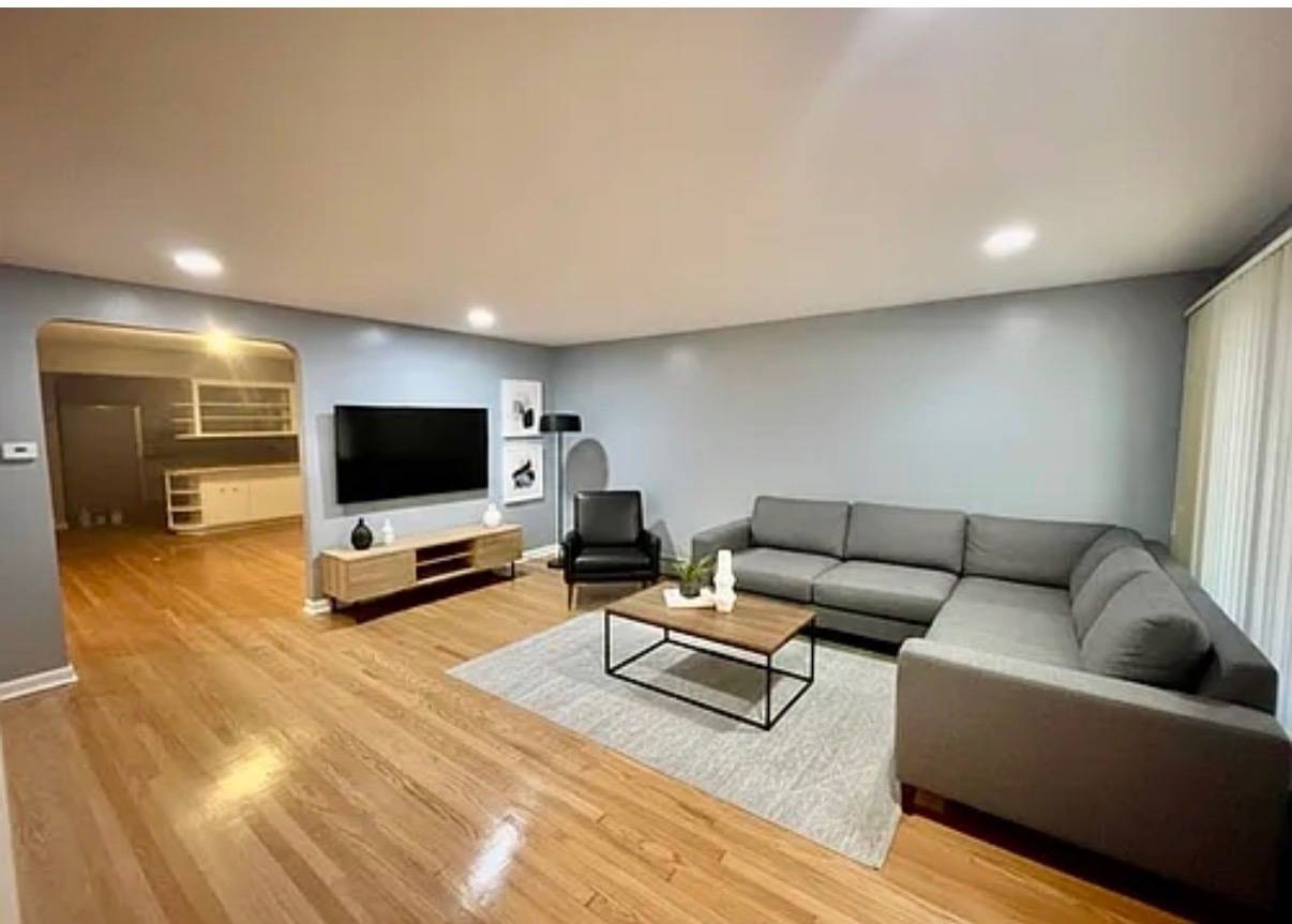 2545 W 115th ST, Chicago, IL 60655