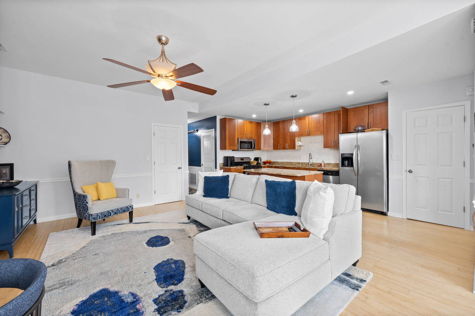 4405 S Lake Park AVE #2, Chicago, IL 60653