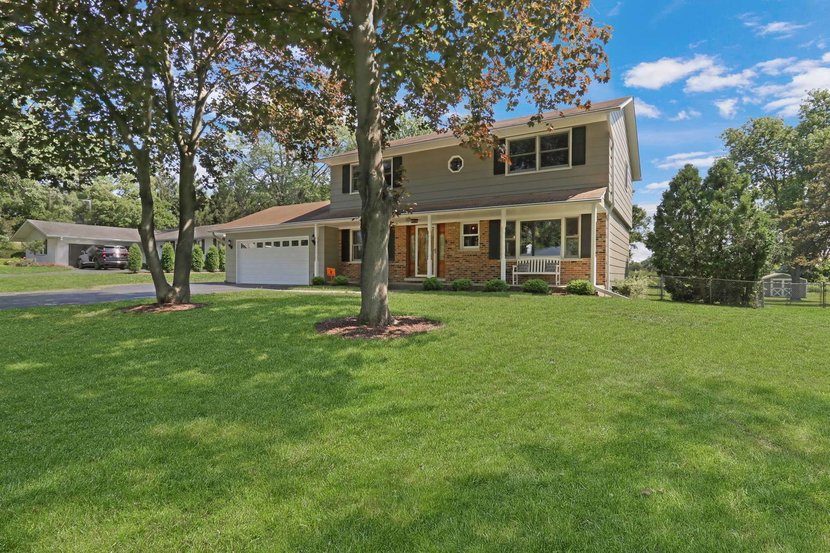 15033 W Redwood LN, Libertyville, IL 60048