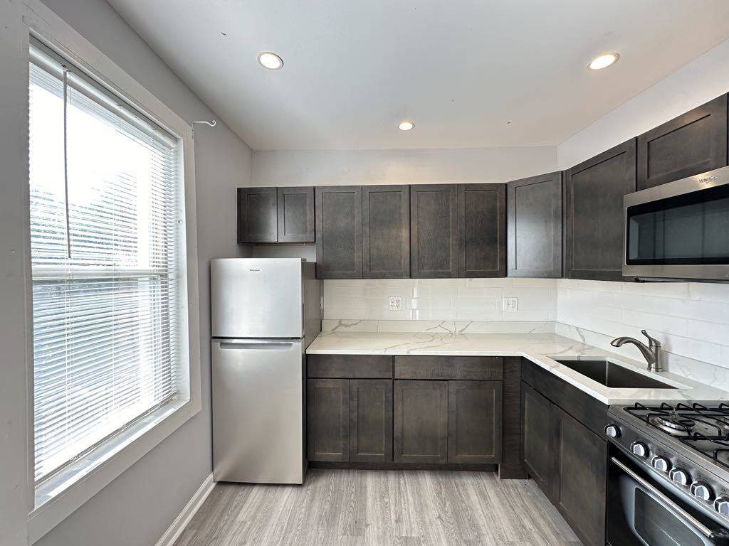 4735 N Beacon ST #301, Chicago, IL 60640