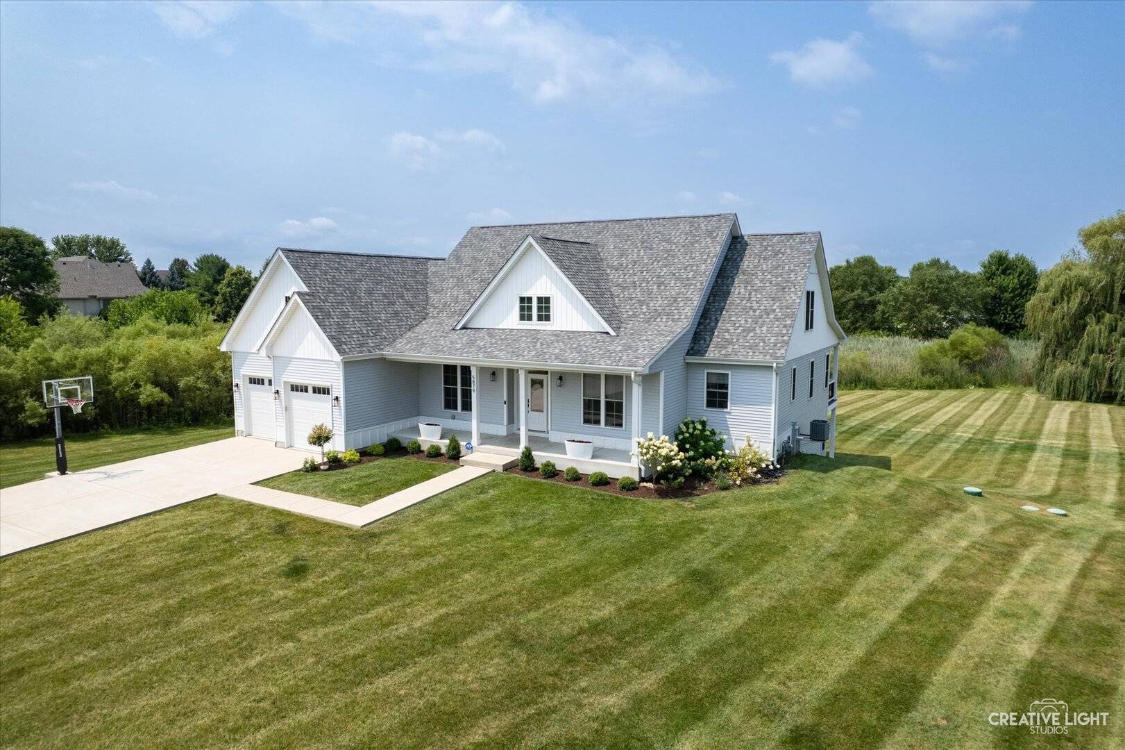 5879 Danielle LN, Yorkville, IL 60560