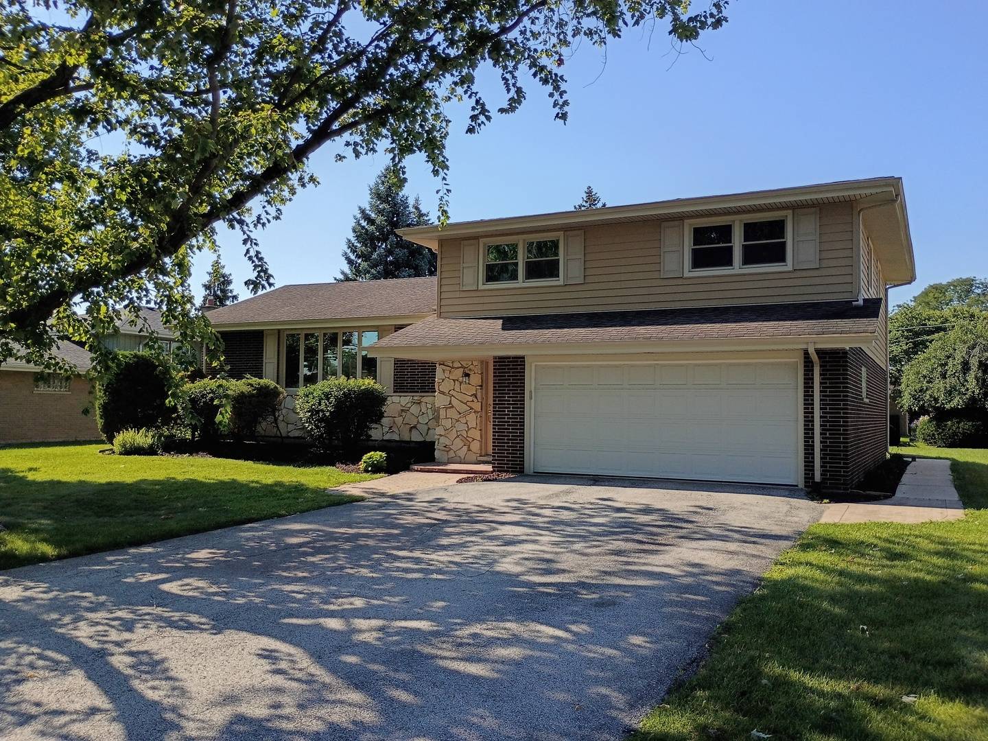 6111 W 128th ST, Palos Heights, IL 60463