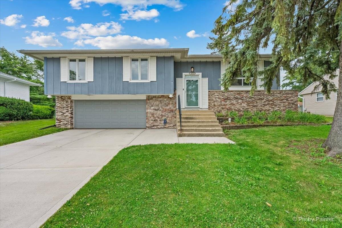 813 Krause AVE, Streamwood, IL 60107