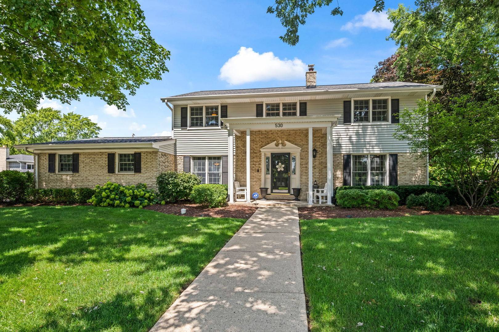 530 PINECROFT DR, Roselle, IL 60172