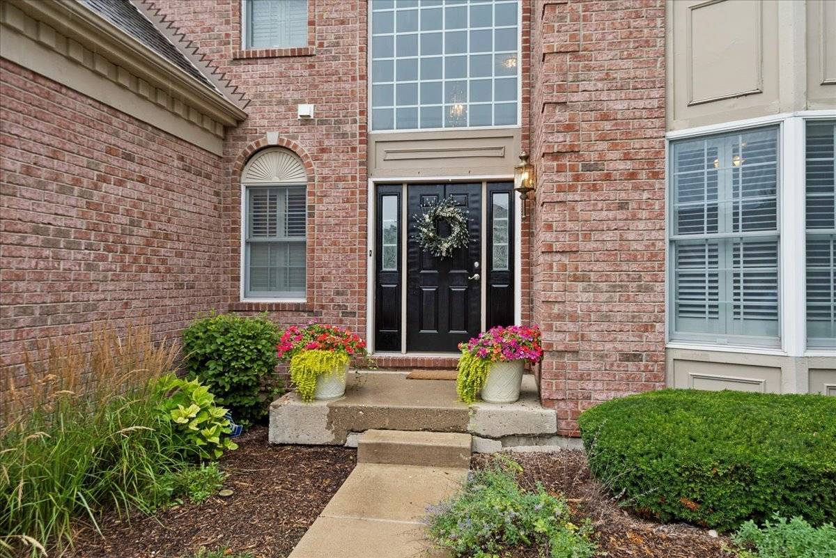 24 Tournament DR S, Hawthorn Woods, IL 60047