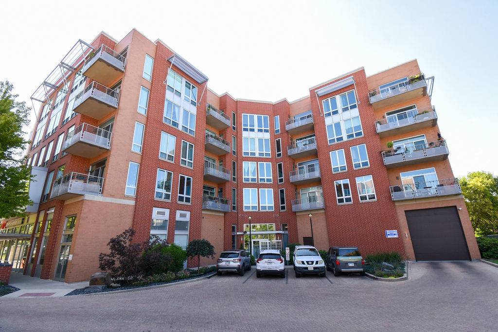 4814 N Clark ST #202S, Chicago, IL 60640