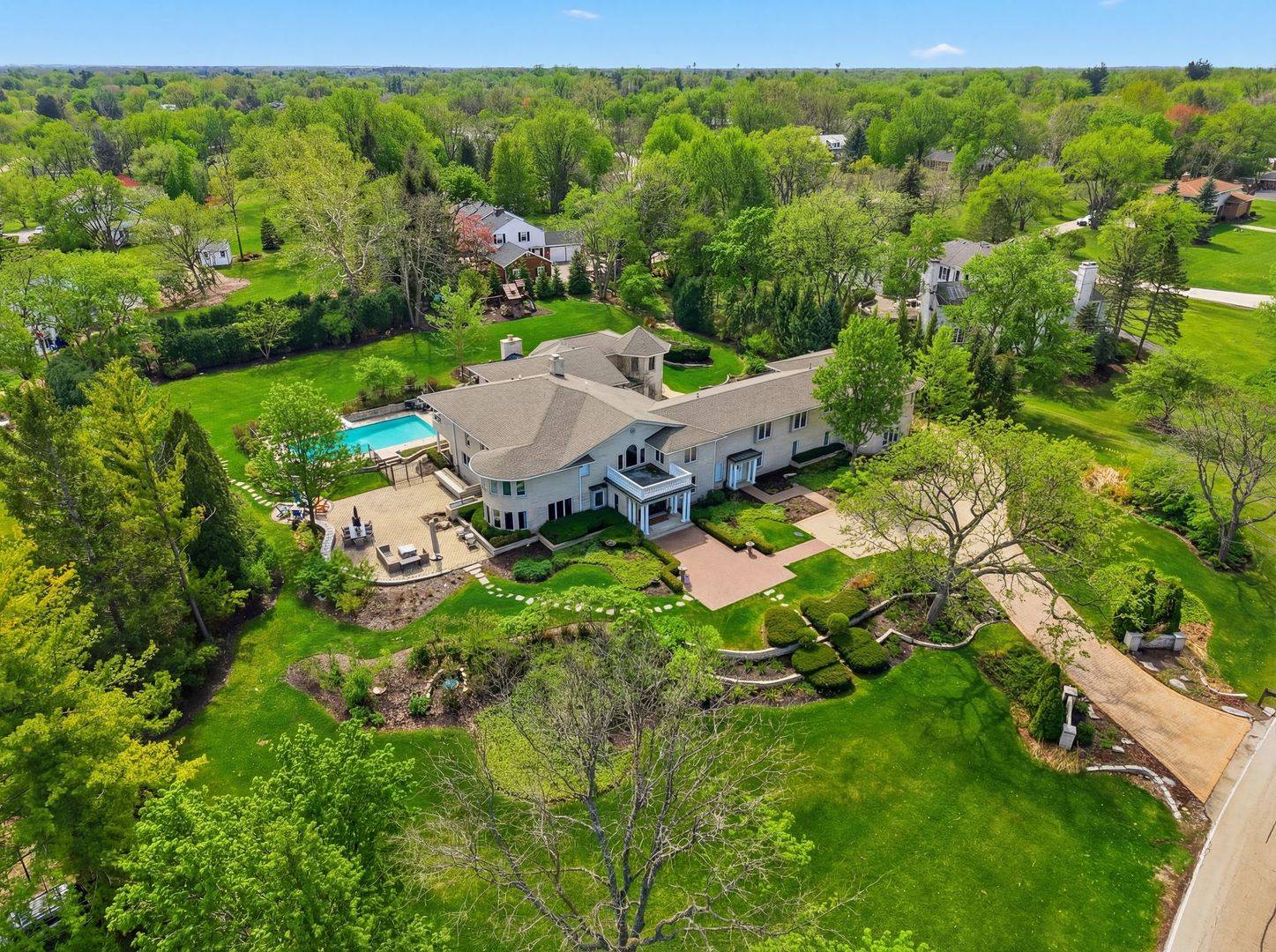 1877 Banbury RD, Inverness, IL 60067
