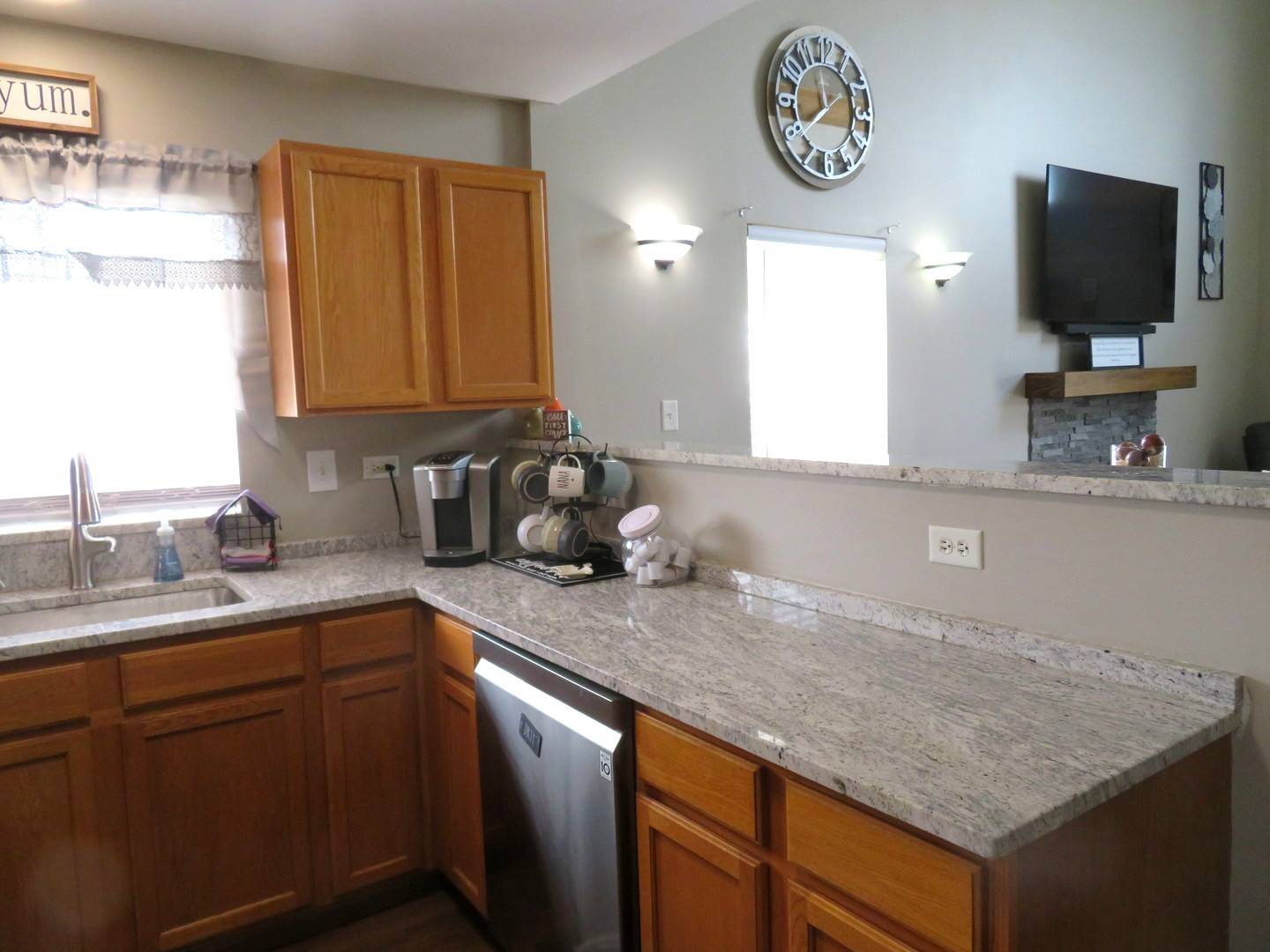 2024 Mountain RD, Morris, IL 60450