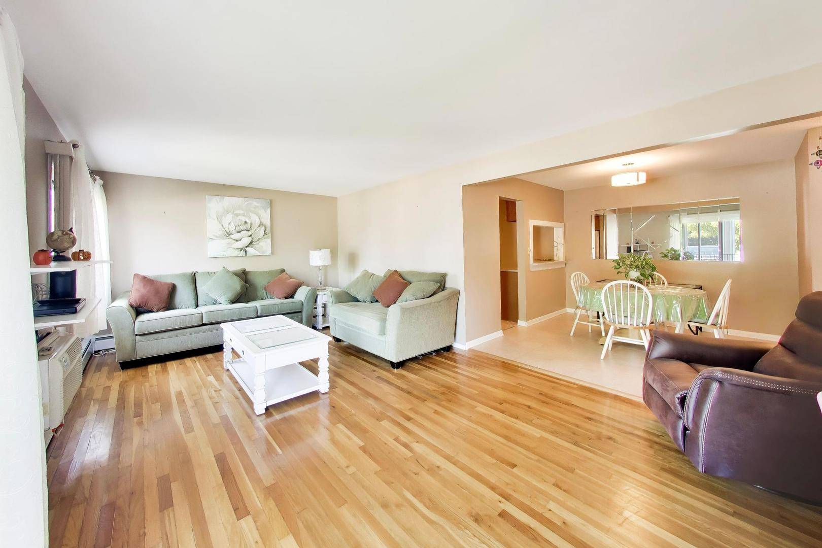 9518 Dee RD #1E, Des Plaines, IL 60016