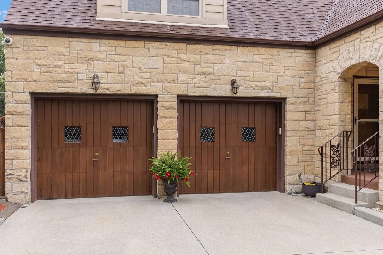 1219 Taylor ST, Joliet, IL 60435