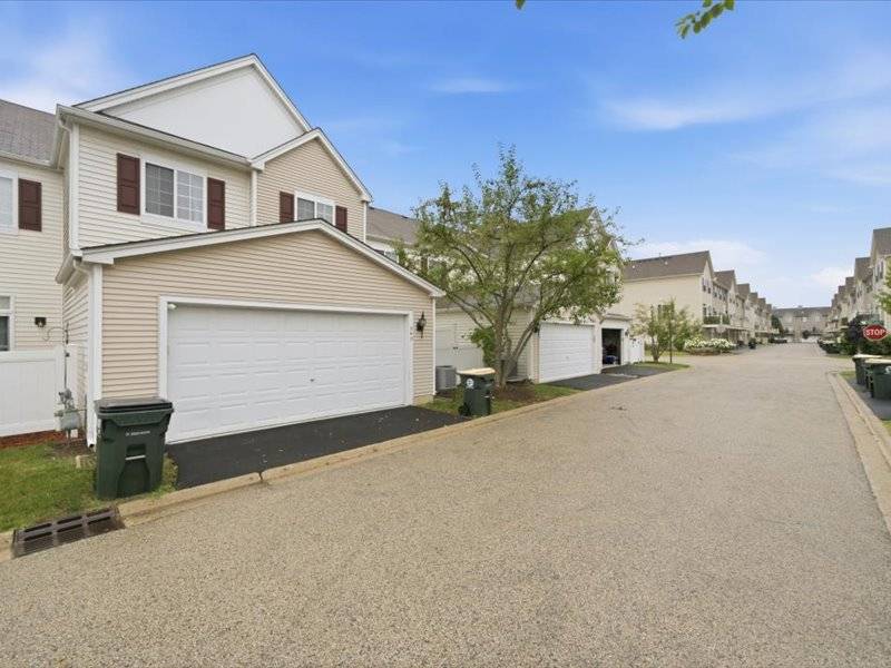 543 Topeka DR, Grayslake, IL 60030