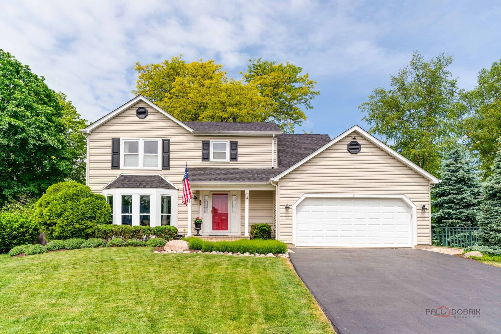 4 Montana CT, Cary, IL 60013