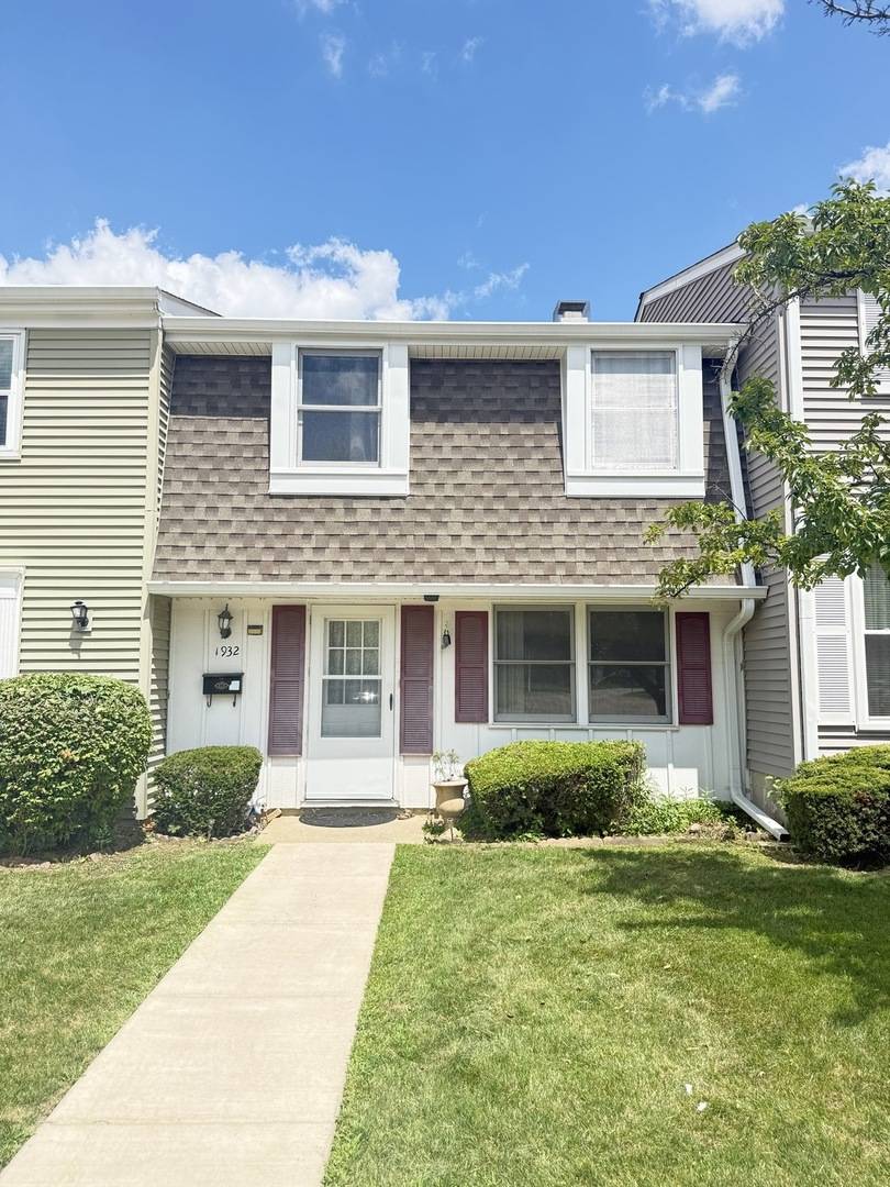 1932 Farnham CT, Schaumburg, IL 60194