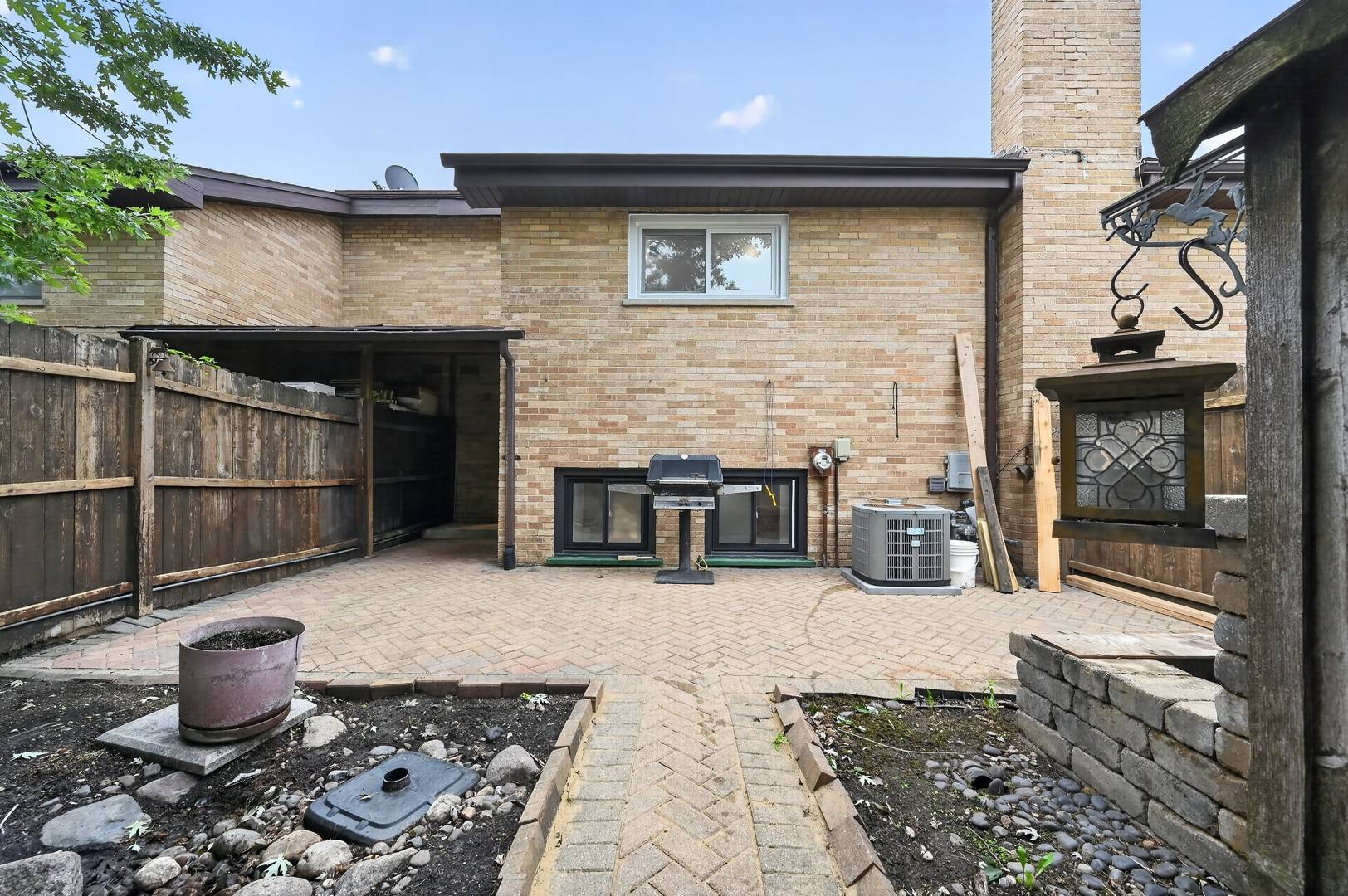 257 dover DR #c, Des Plaines, IL 60018