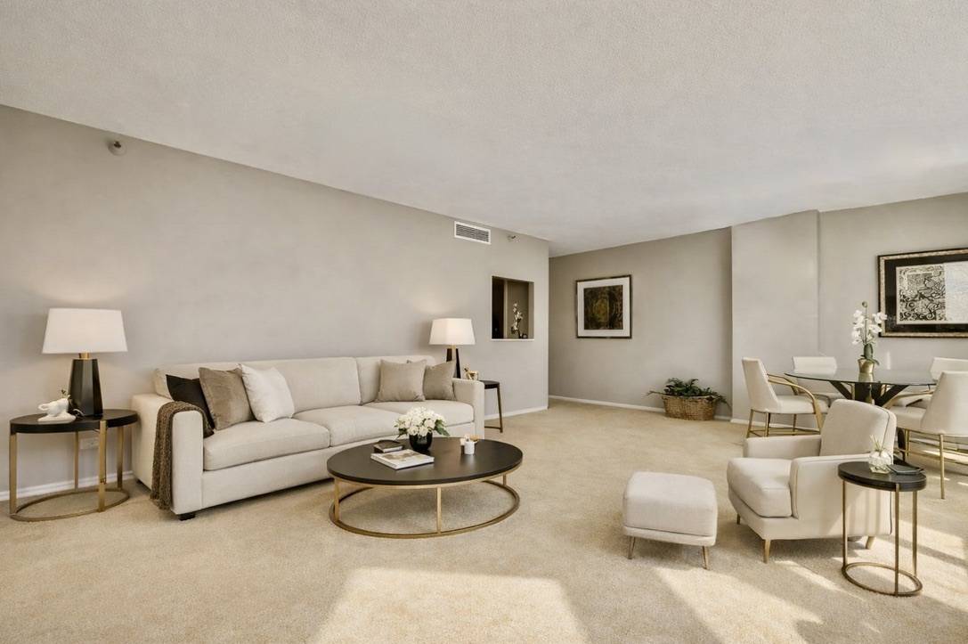 10 E ONTARIO ST #2111, Chicago, IL 60611