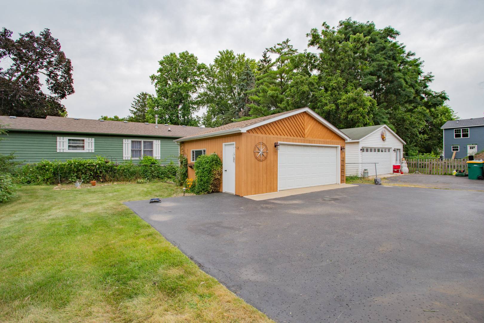 224 E Grand AVE, Fox Lake, IL 60020