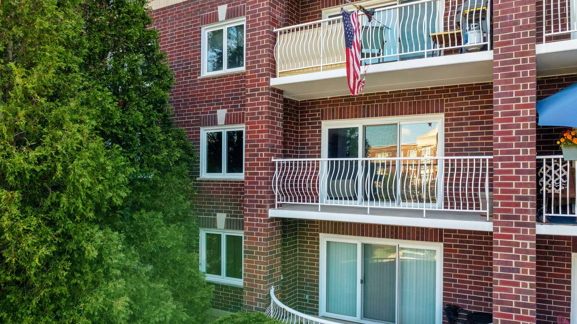 7011 W Touhy AVE #310, Niles, IL 60714