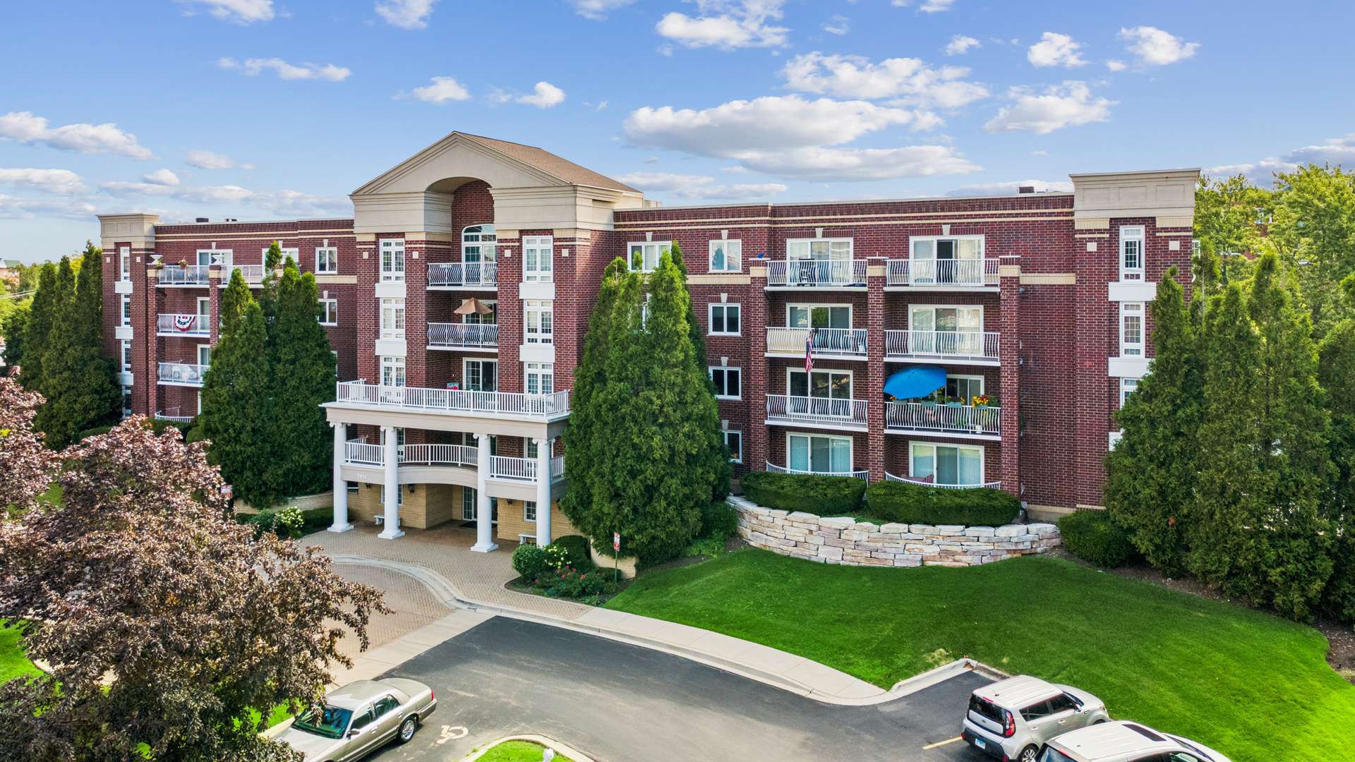 7011 W Touhy AVE #310, Niles, IL 60714