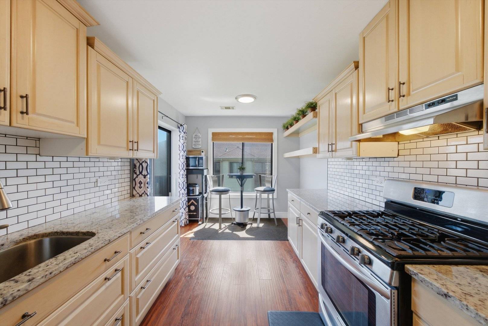 831 E Carriage LN #2, Palatine, IL 60074