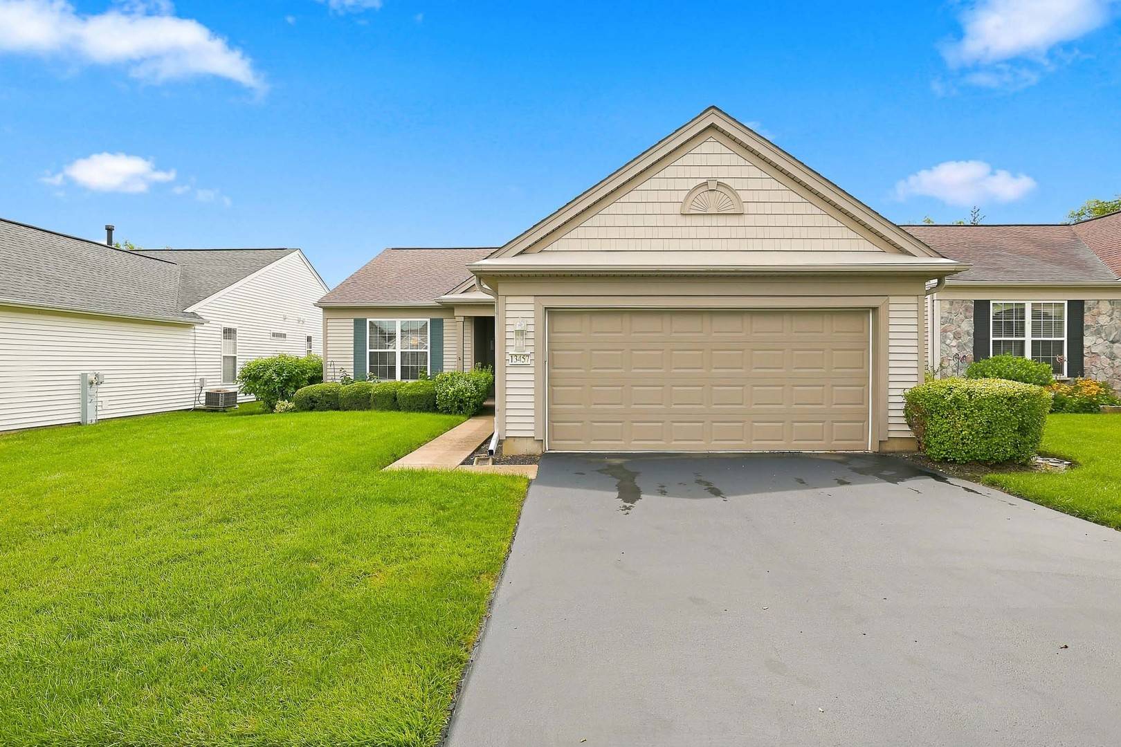 13457 Wildwood LN, Huntley, IL 60142