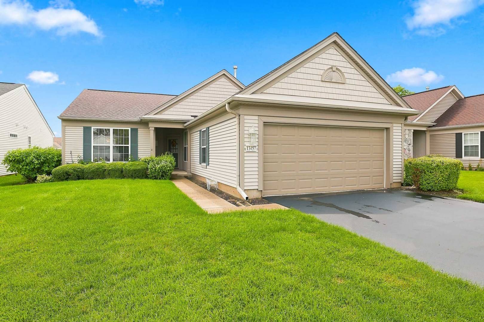 13457 Wildwood LN, Huntley, IL 60142