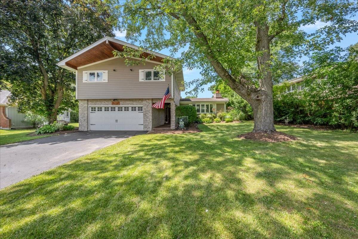 S758 Grant ST, Winfield, IL 60190