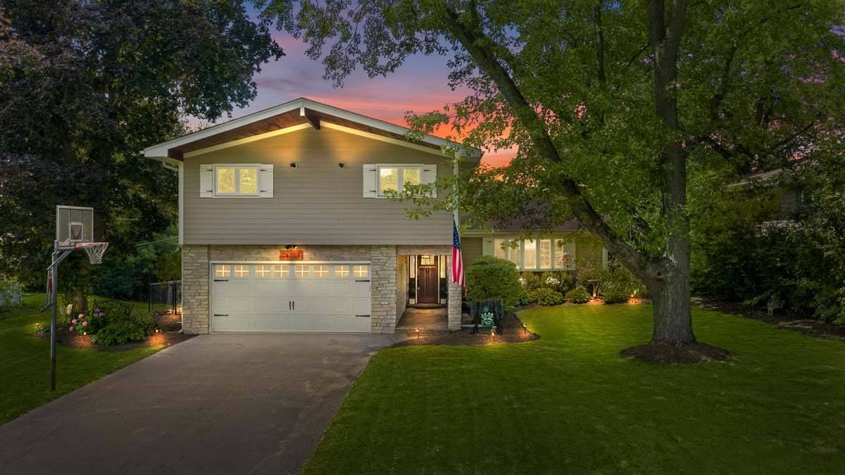 S758 Grant ST, Winfield, IL 60190