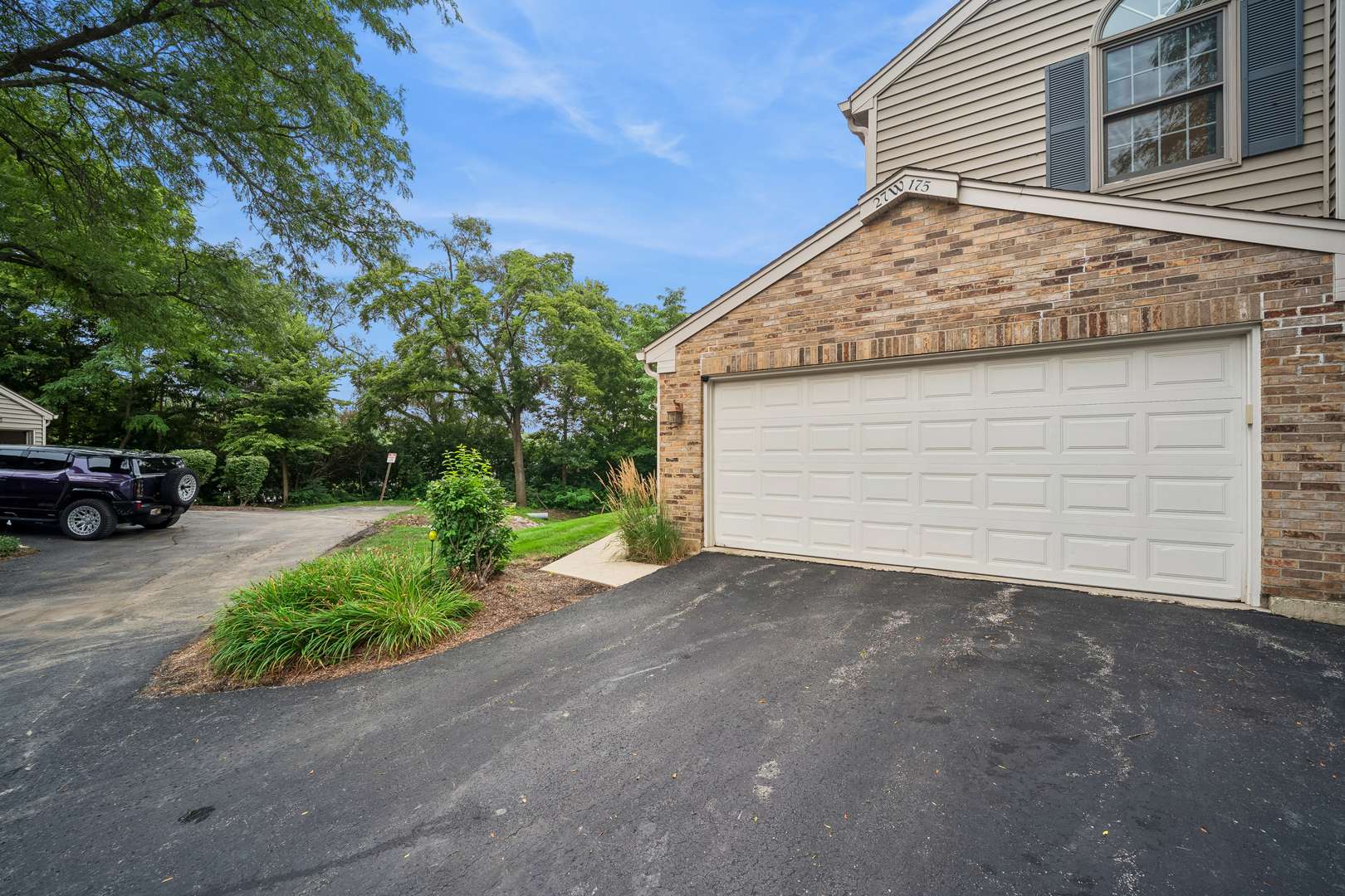 27W175 Emerson CT, Winfield, IL 60190