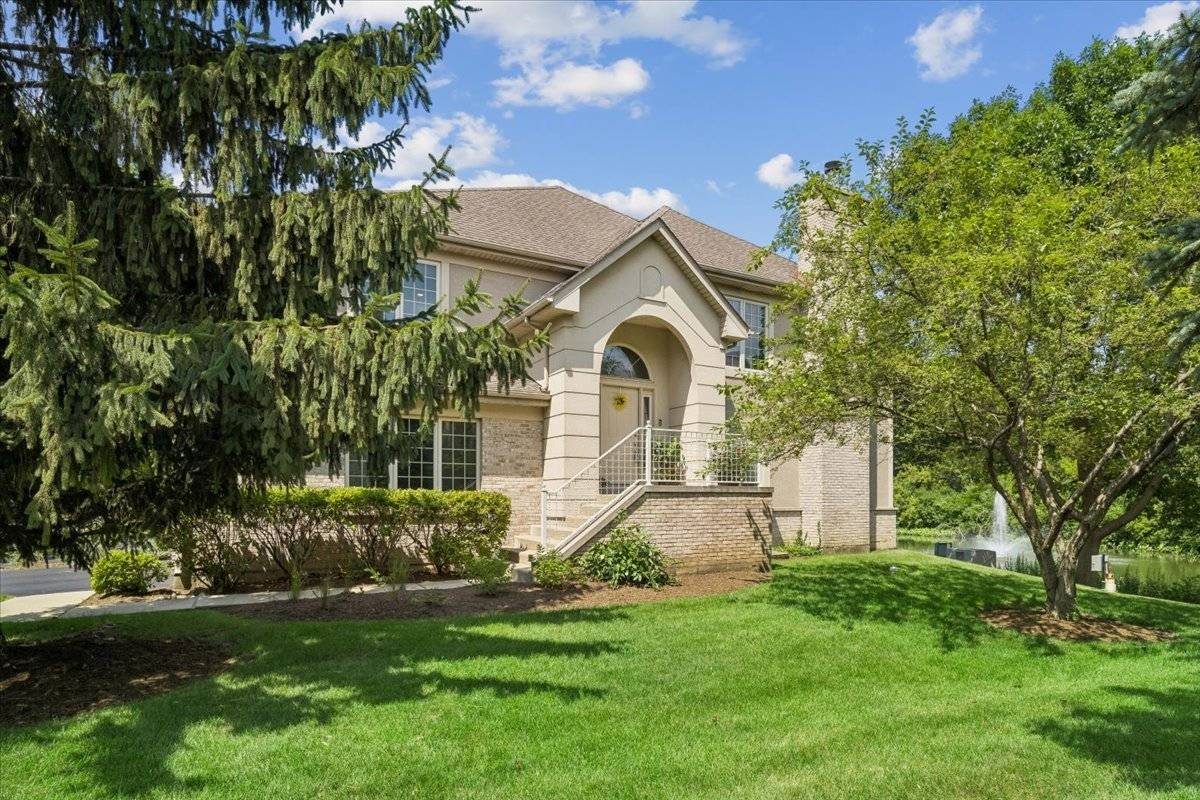 30 Beaconsfield CT, Lincolnshire, IL 60069