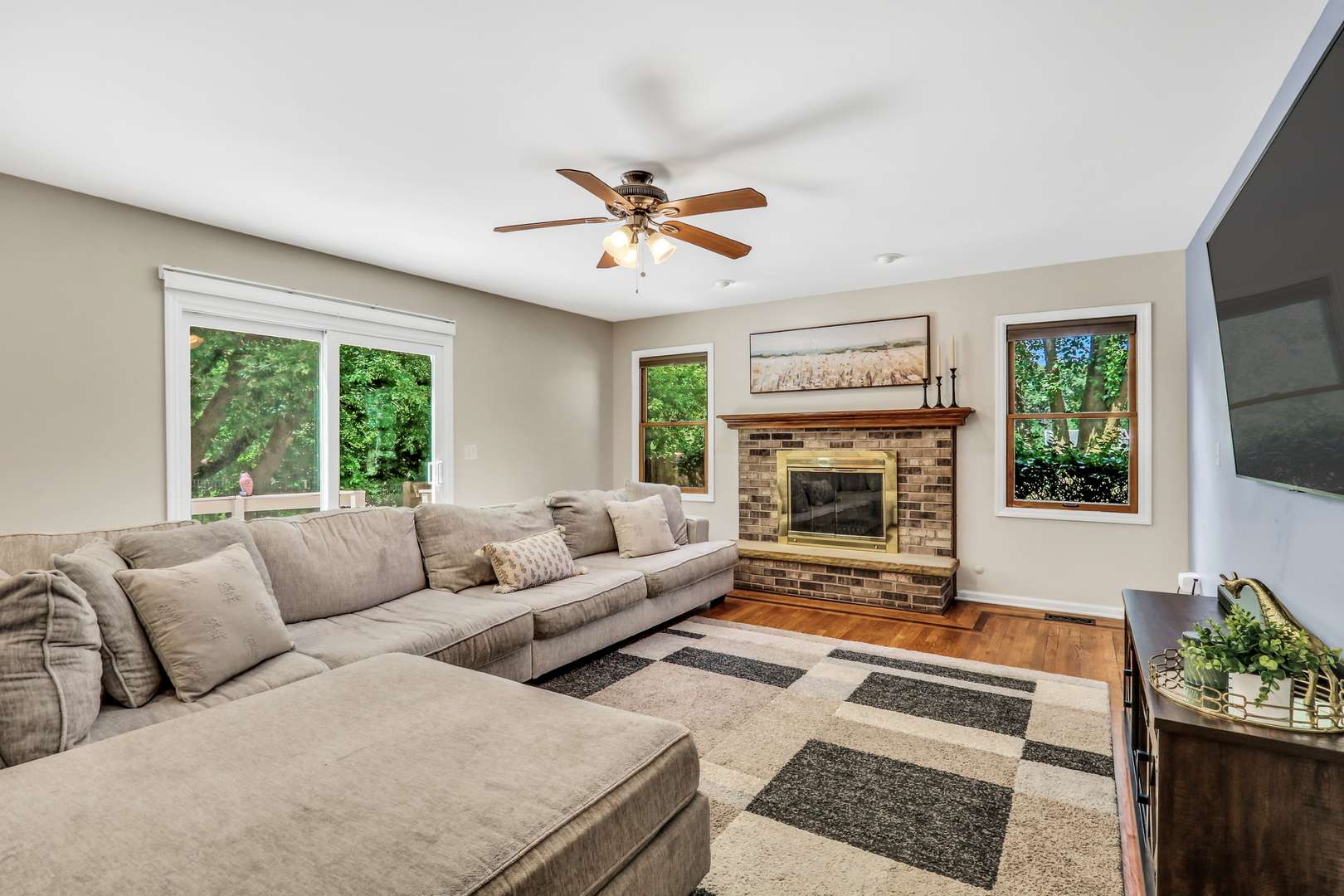 400 Cross Arm DR, Grayslake, IL 60030