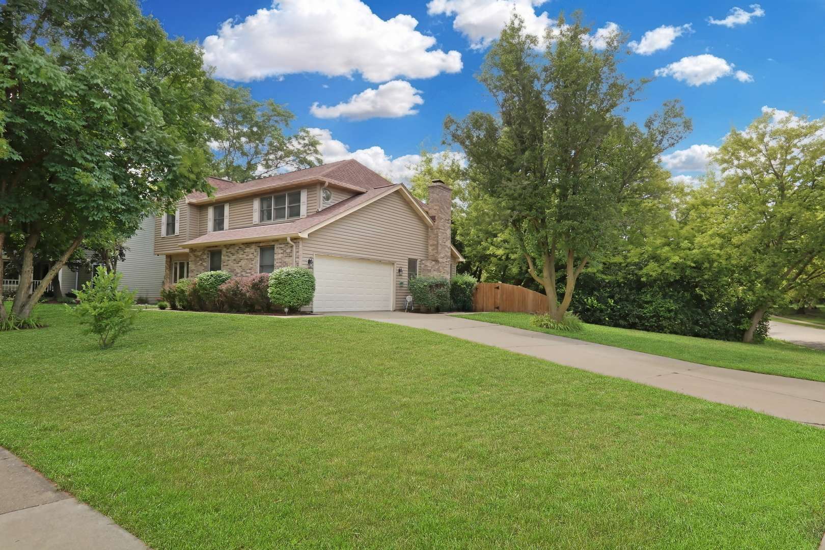 400 Cross Arm DR, Grayslake, IL 60030