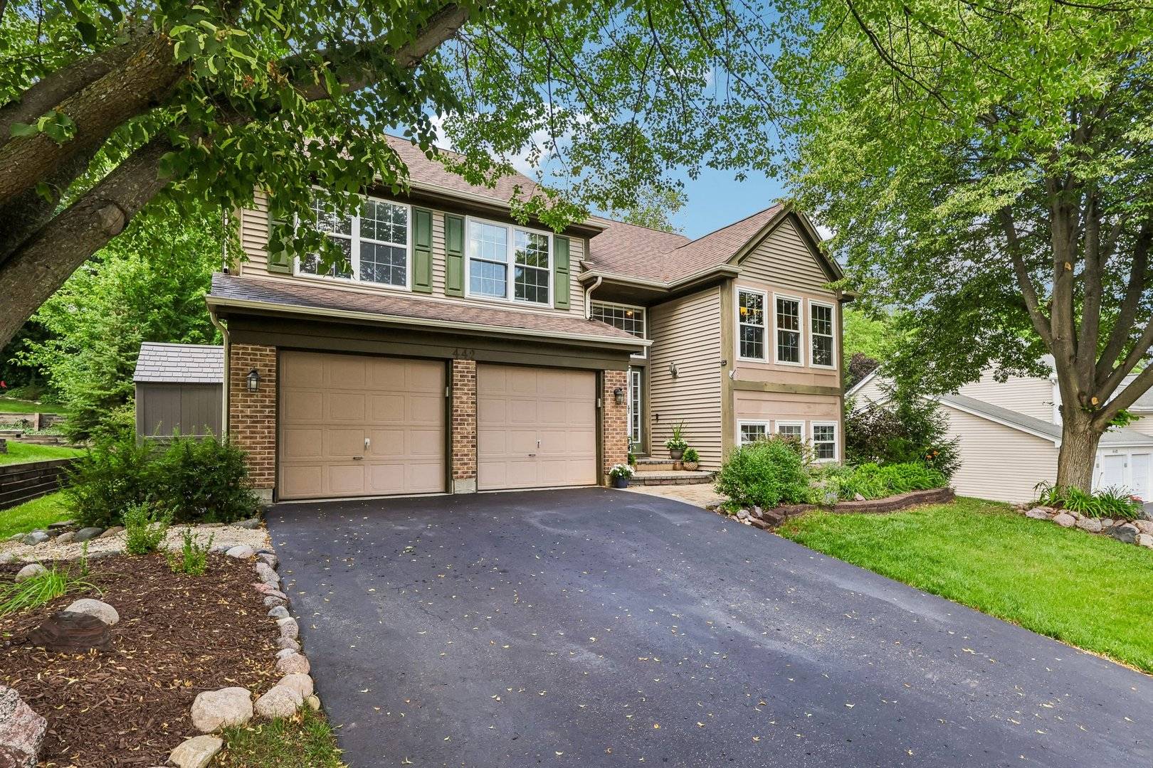 442 Harbor DR, Carpentersville, IL 60110