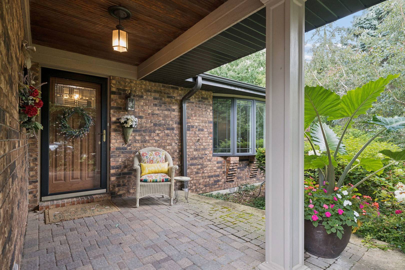 11S634 Mcgrath LN, Naperville, IL 60564