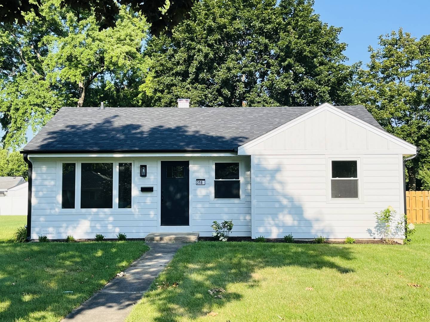 318 N Owen ST, Mount Prospect, IL 60056