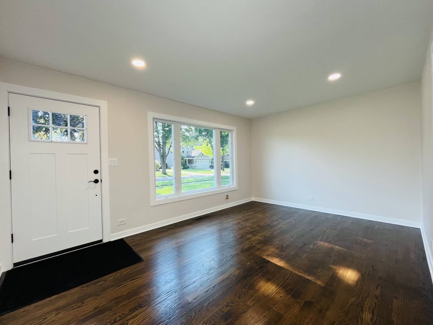 318 N Owen ST, Mount Prospect, IL 60056