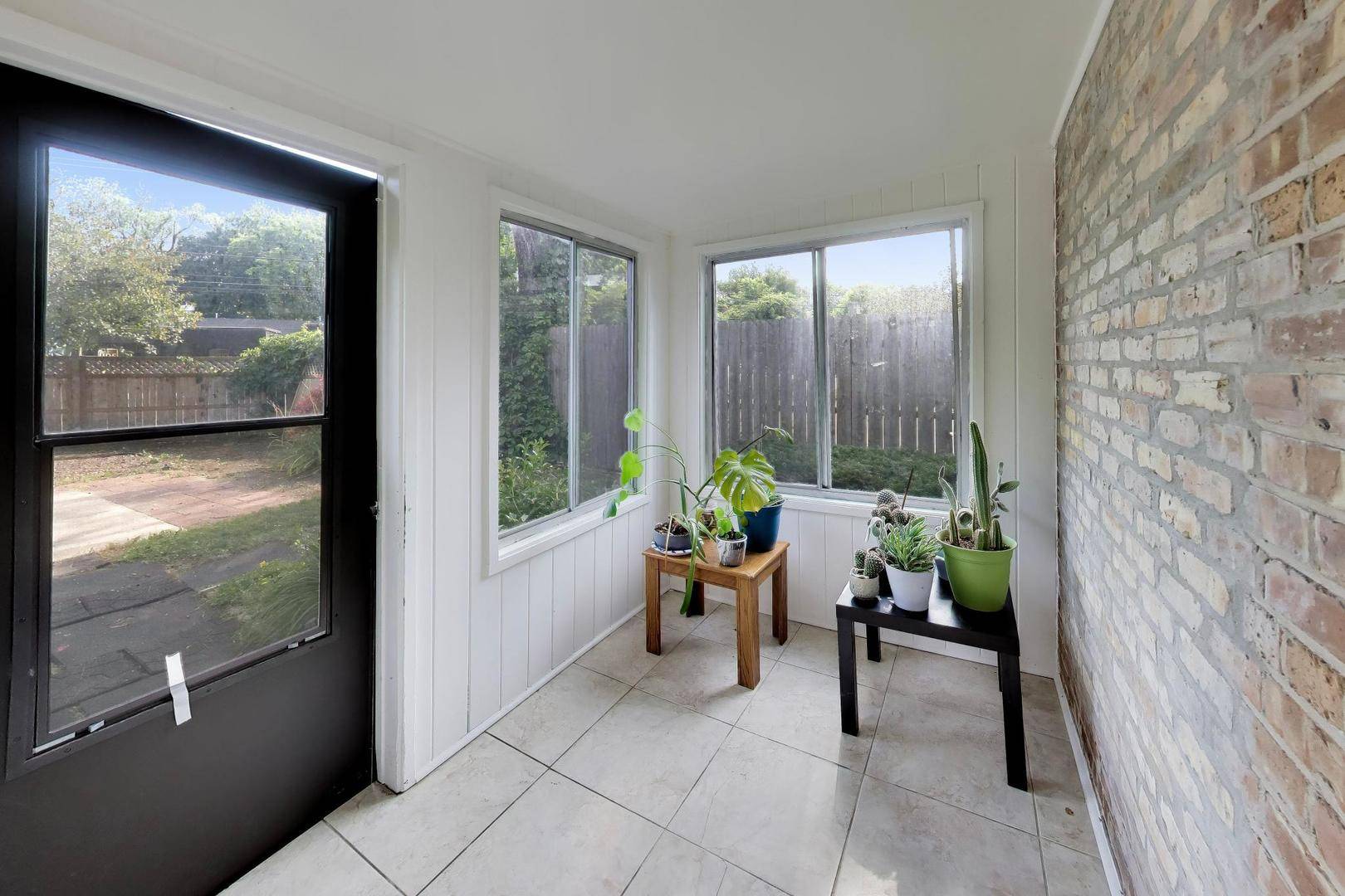 2711 Elgin RD, Evanston, IL 60201