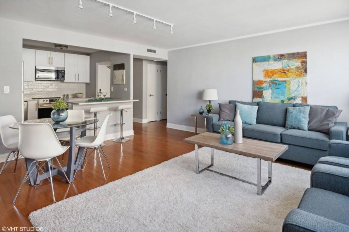 6301 N Sheridan RD #19D, Chicago, IL 60660