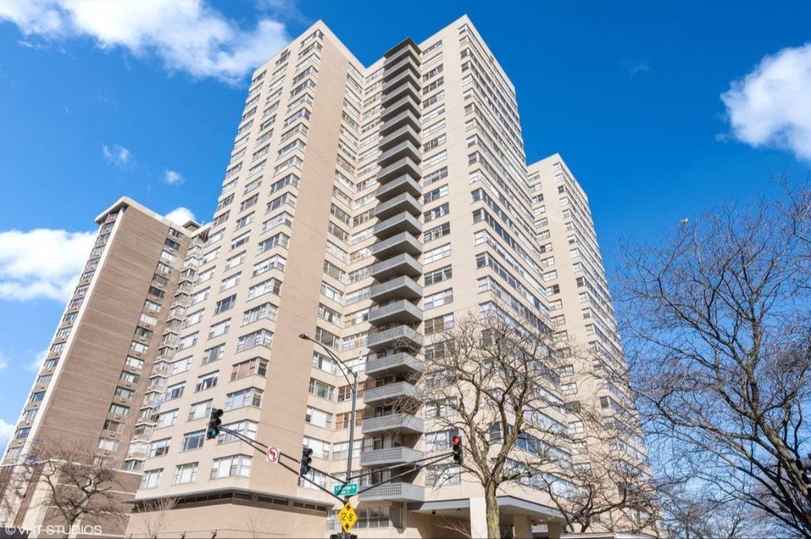 6301 N Sheridan RD #19D, Chicago, IL 60660