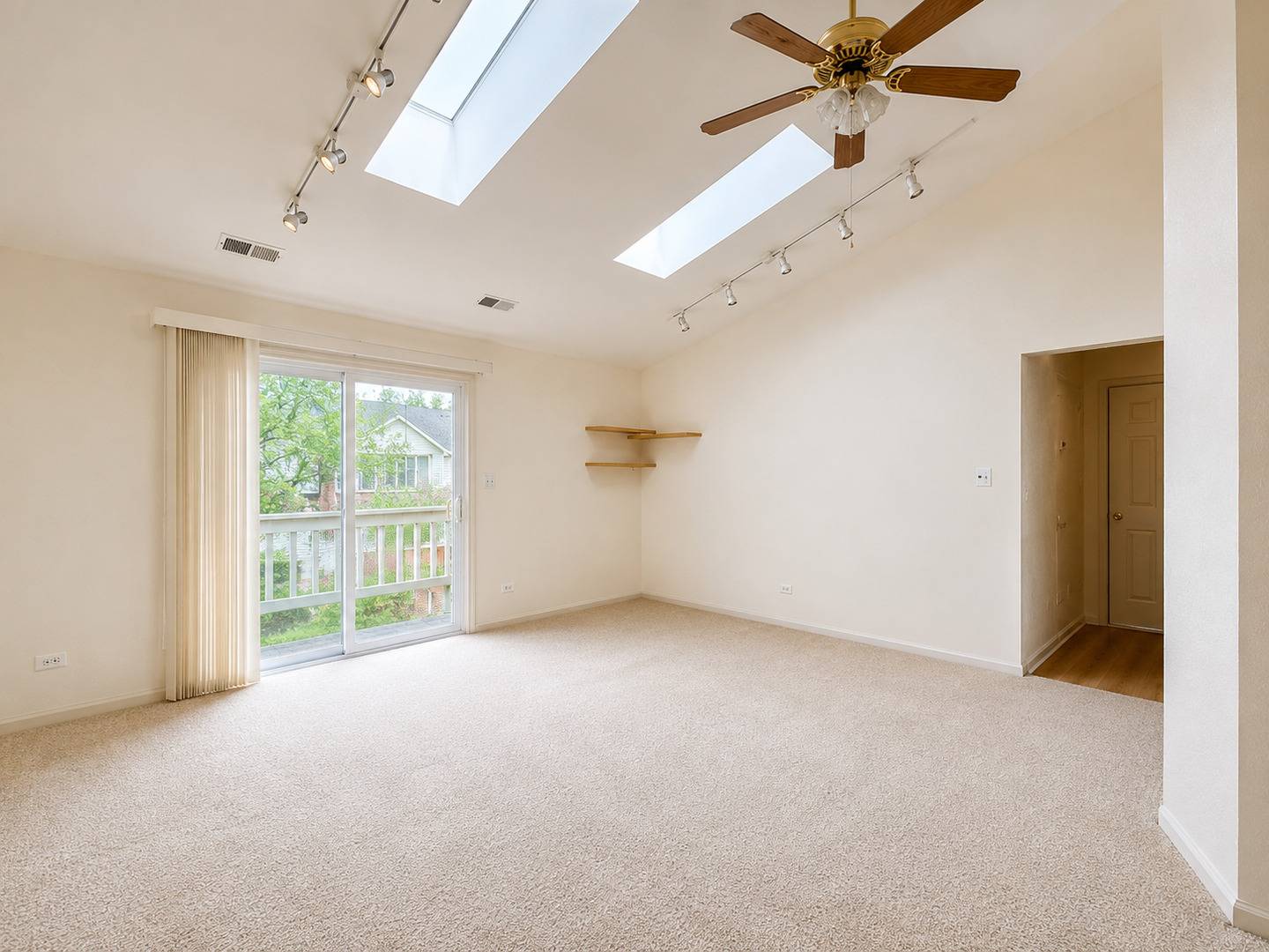 1316 E Evergreen DR #8, Palatine, IL 60074